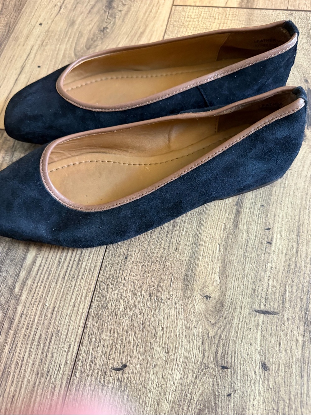 Seychelles Black Suede Square-Toe Ballet Flats with Tan Trim - Size 7 - Picture 5 of 10